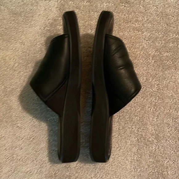 Sperry women’s black Leather Slide Sandals - Picture 7 of 7